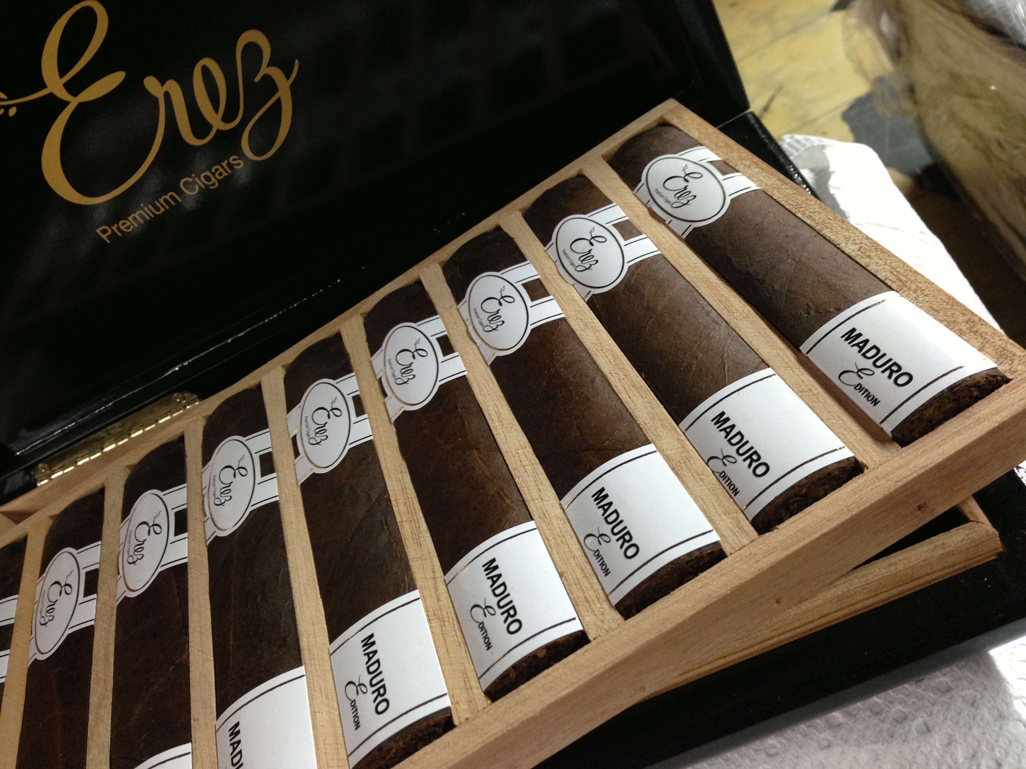 Erez Cigars Boxes Press (2)
