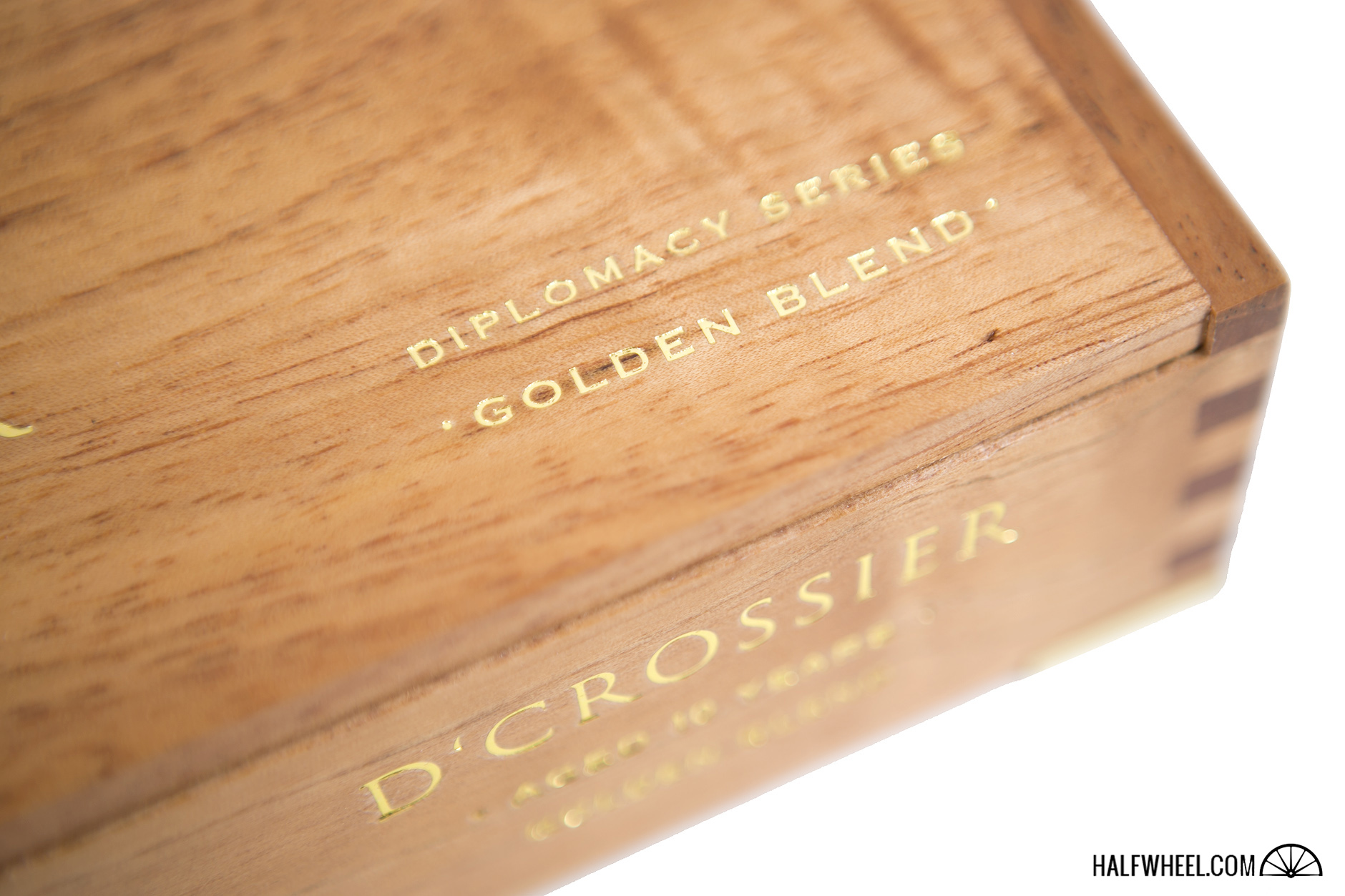 D Crossier Golden Blend 10 Years Robusto Box 2