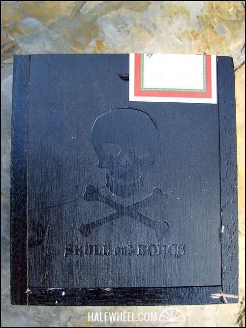 Viaje Skull and Bones “?” Box-Pressed (2011) 2.jpg