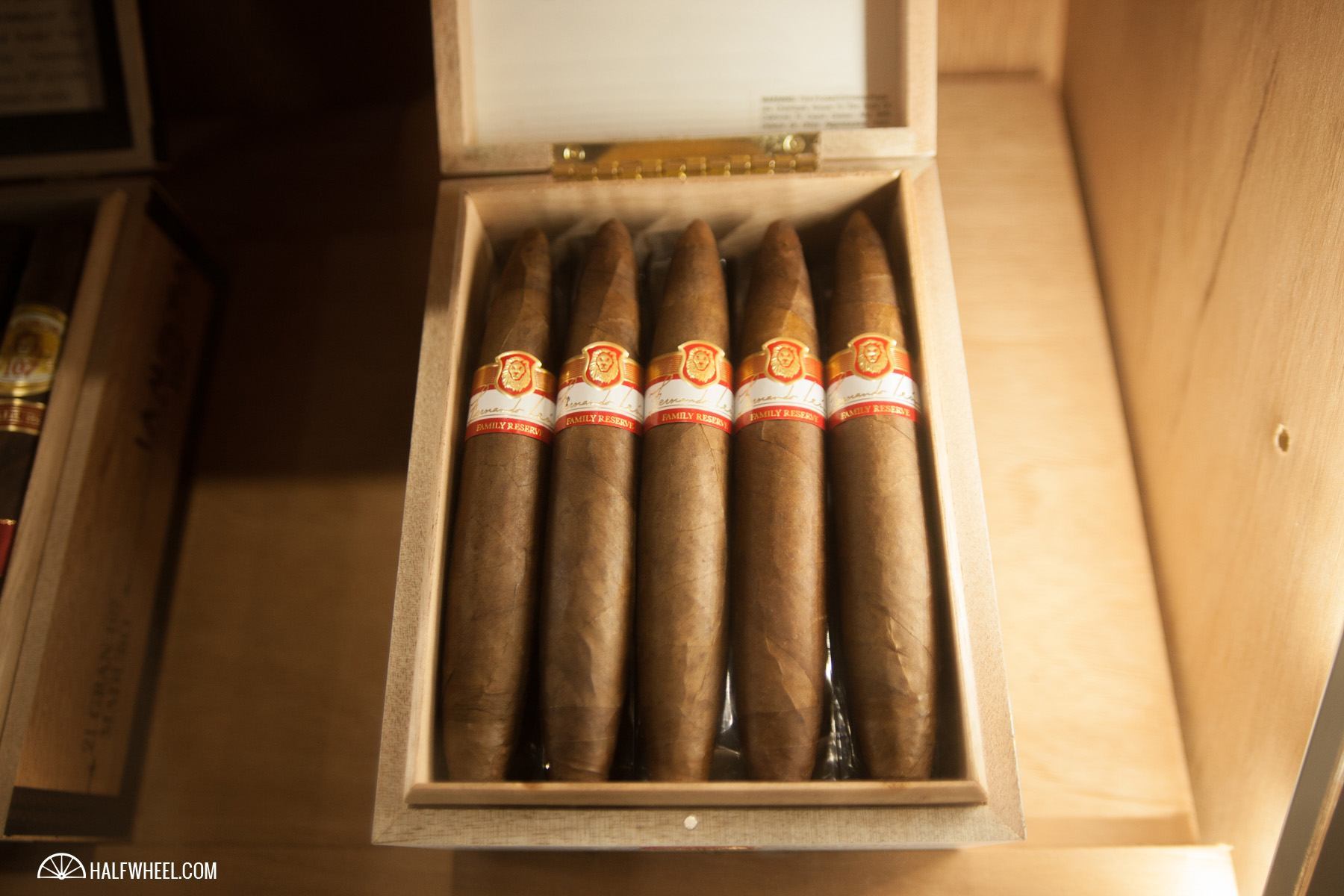 La Aurora Miami Cigar IPCPR 2014-08