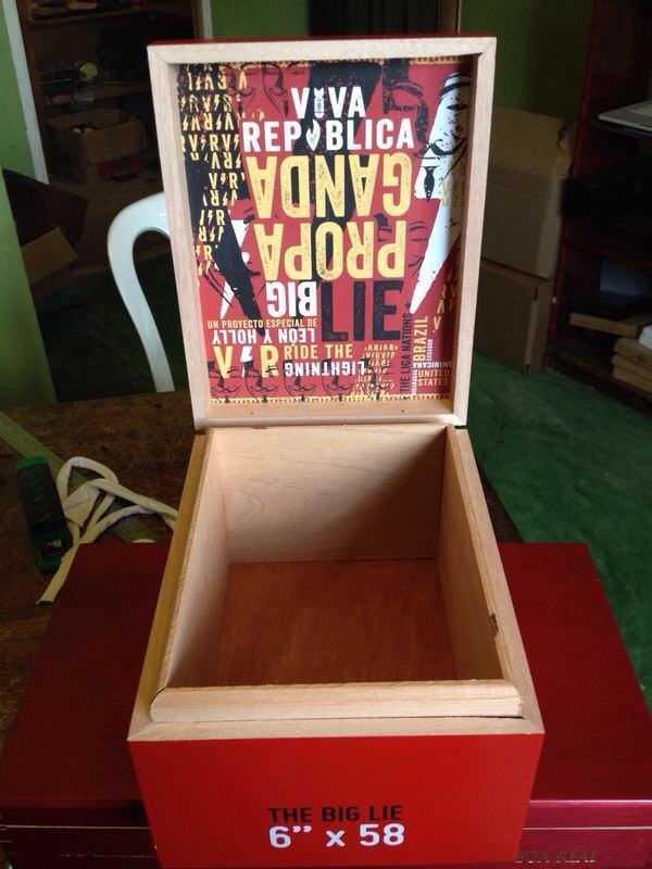 Viva Republica Propaganda Box 2
