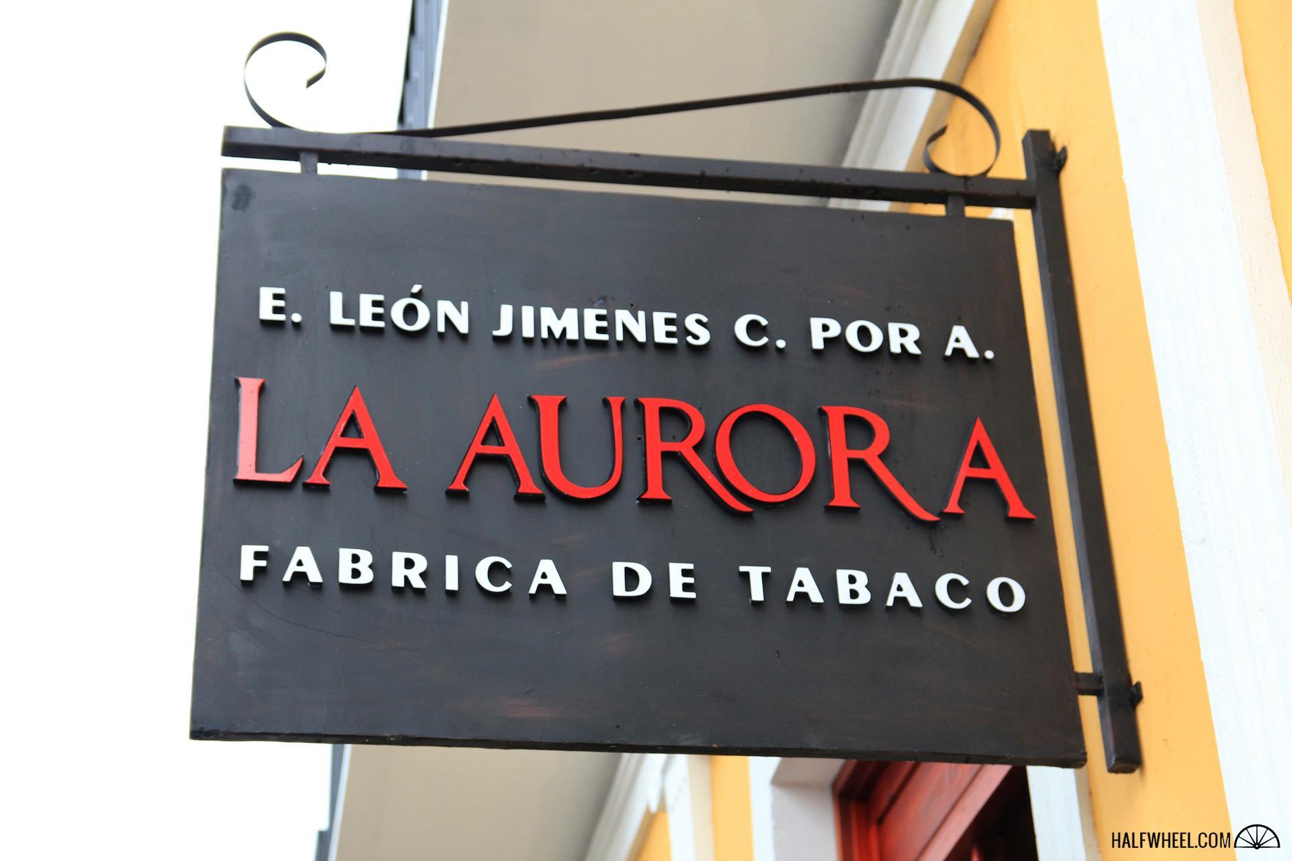 La Aurora Cigar World 1