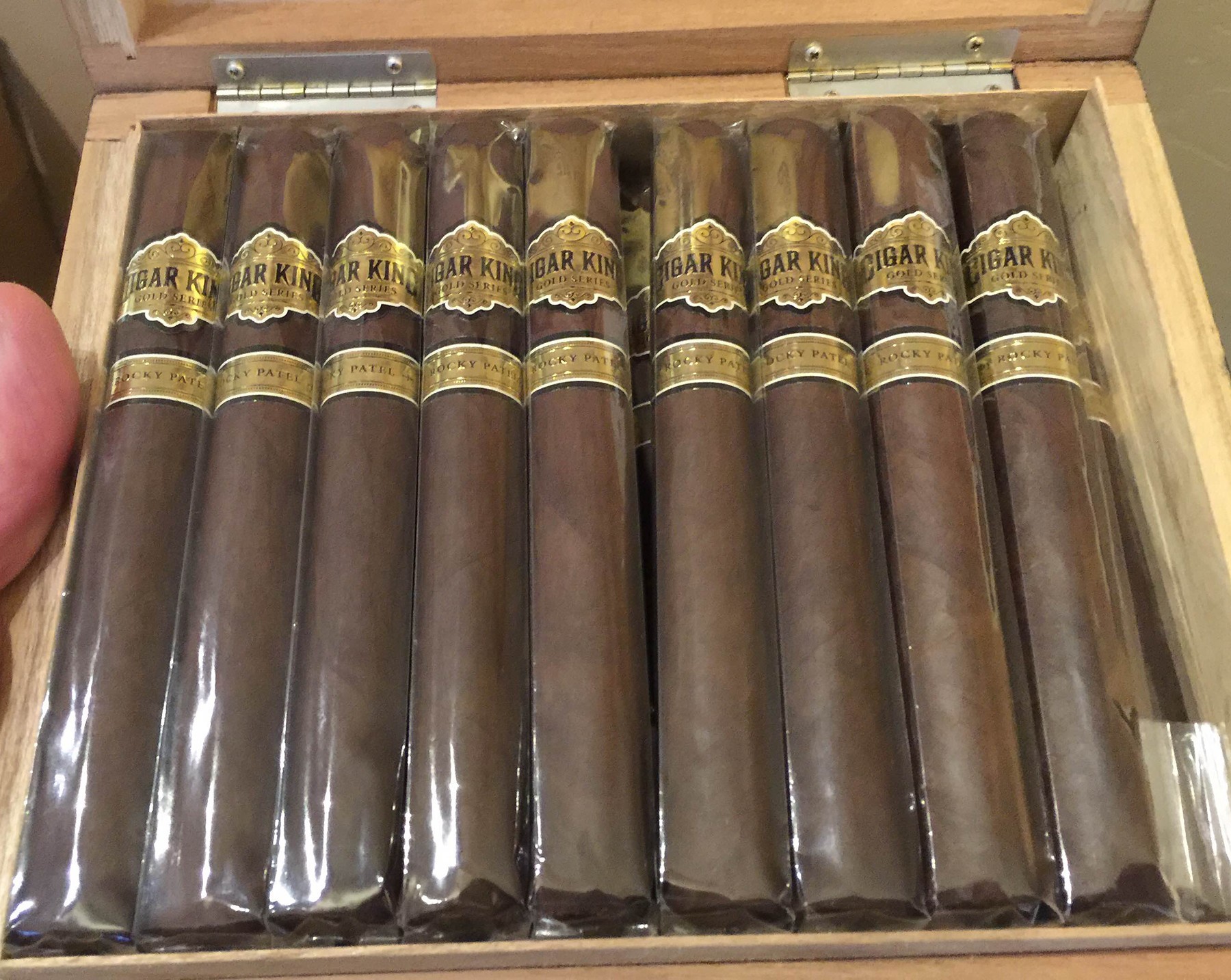 Cigar King Rocky Patel Gold Series II open box